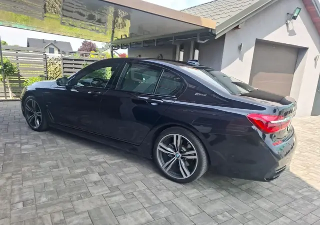 BMW Seria 7 740e iPerformance