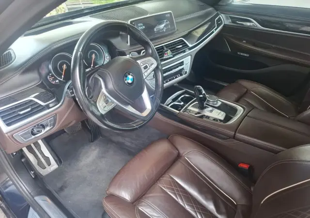 BMW Seria 7 740e iPerformance