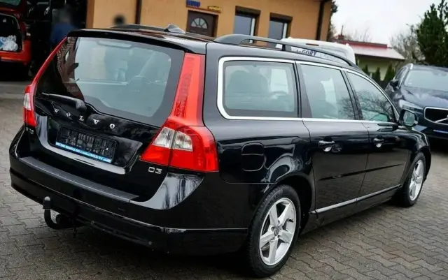 VOLVO V70 