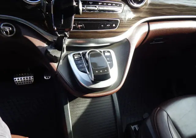 MERCEDES-BENZ Klasa V 250 (BlueTEC) d Avantgarde 7G-Tronic (d³ugi)