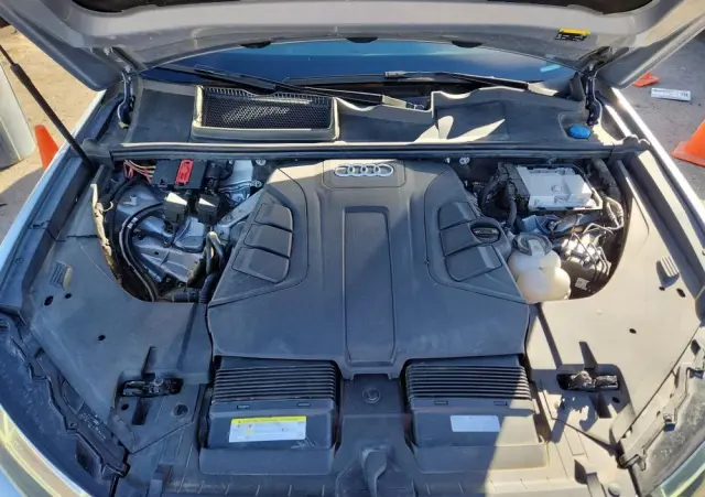 AUDI Q7 3.0 TFSI Quattro Tiptronic