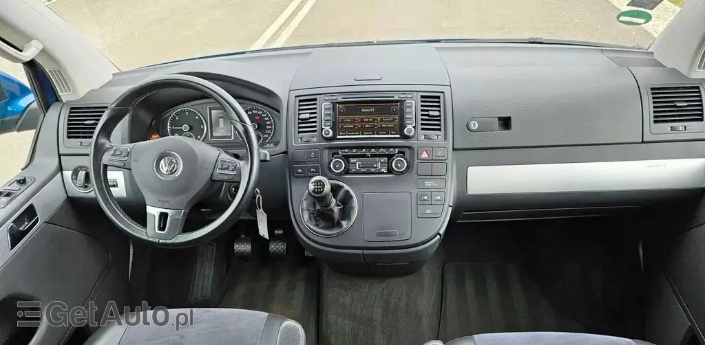 VOLKSWAGEN Multivan 