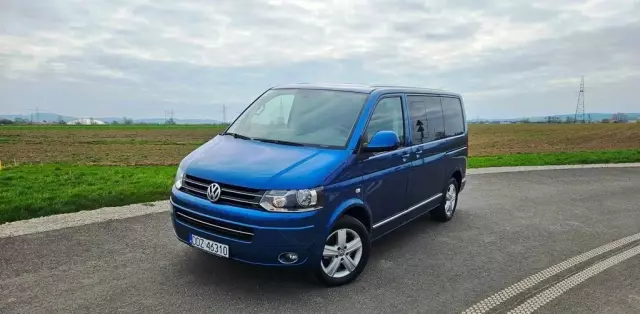 VOLKSWAGEN Multivan 