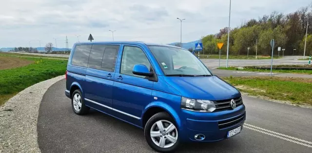 VOLKSWAGEN Multivan 