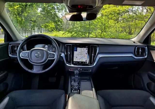 VOLVO V60 T4 Geartronic Momentum Pro