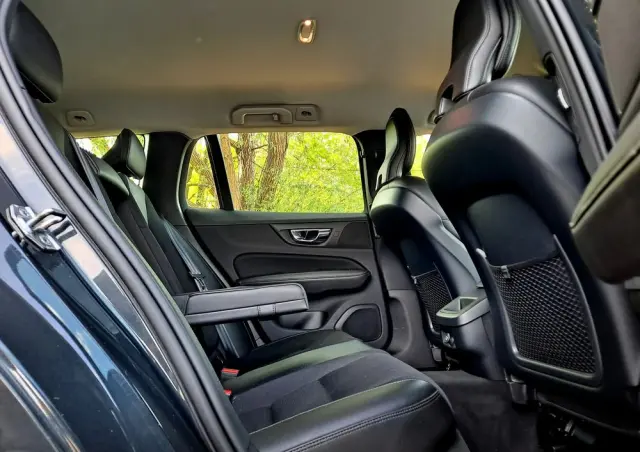 VOLVO V60 T4 Geartronic Momentum Pro