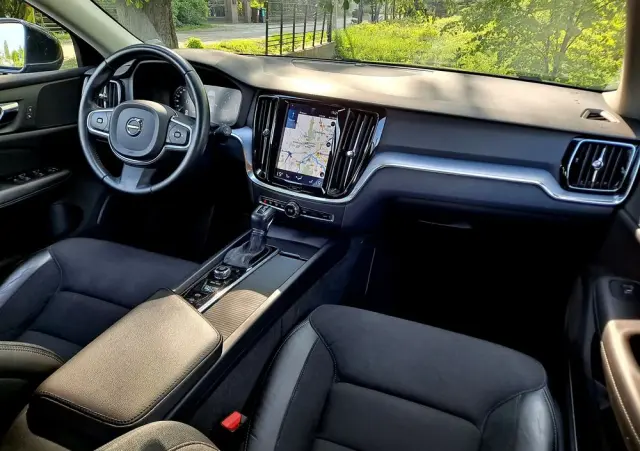 VOLVO V60 T4 Geartronic Momentum Pro