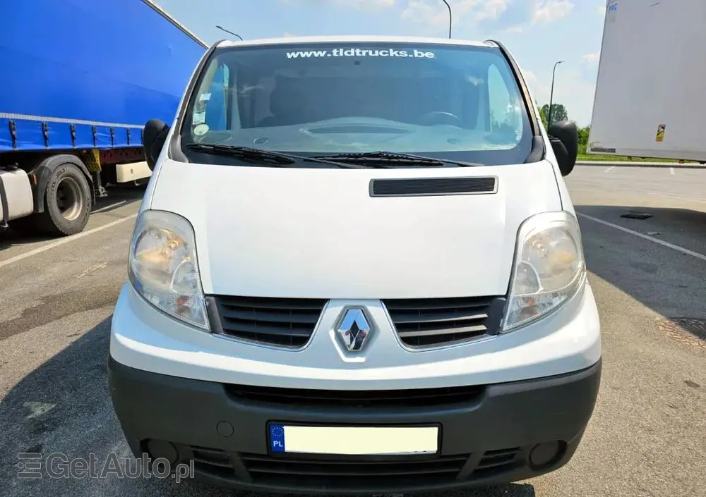 RENAULT Trafic 