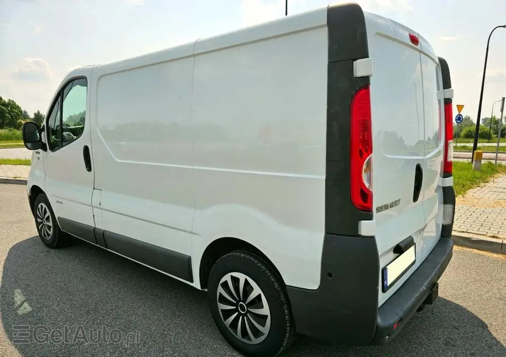 RENAULT Trafic 