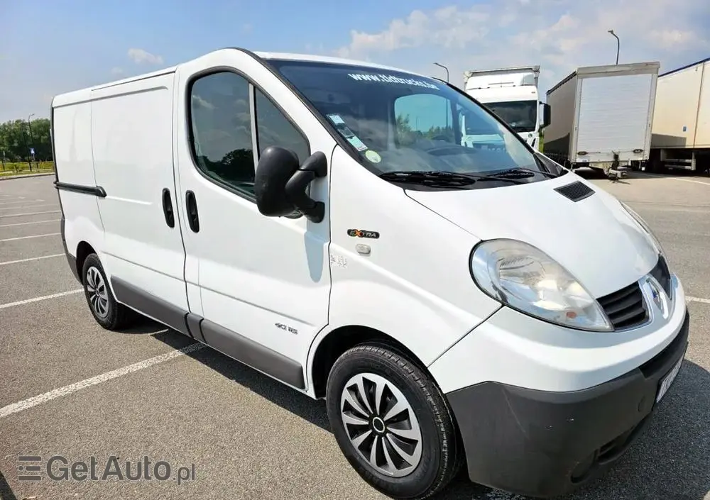 RENAULT Trafic 