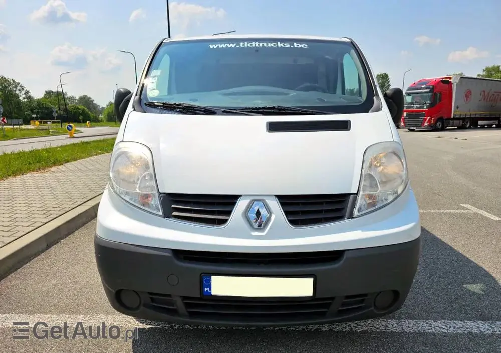 RENAULT Trafic 