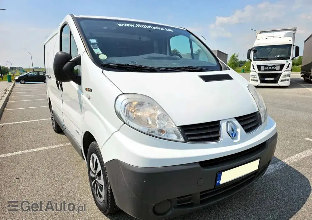 RENAULT Trafic 