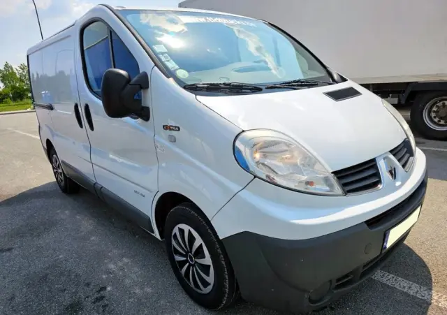 RENAULT Trafic 