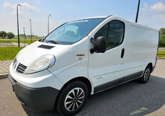 RENAULT Trafic 