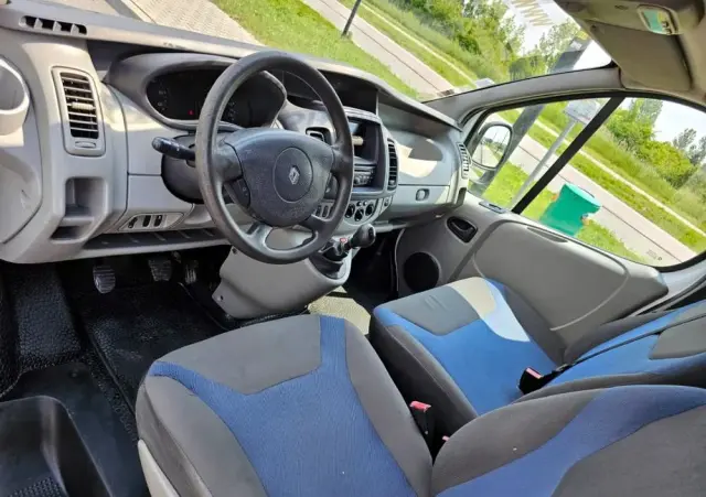 RENAULT Trafic 