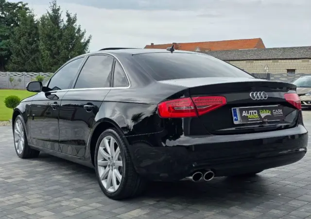 AUDI A4 Limousine 