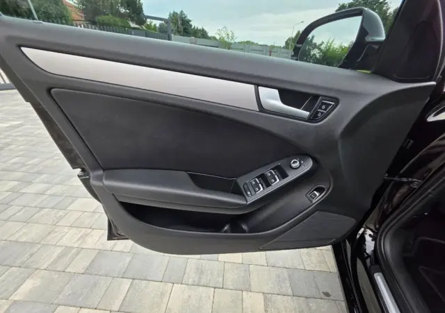 AUDI A4 Limousine 