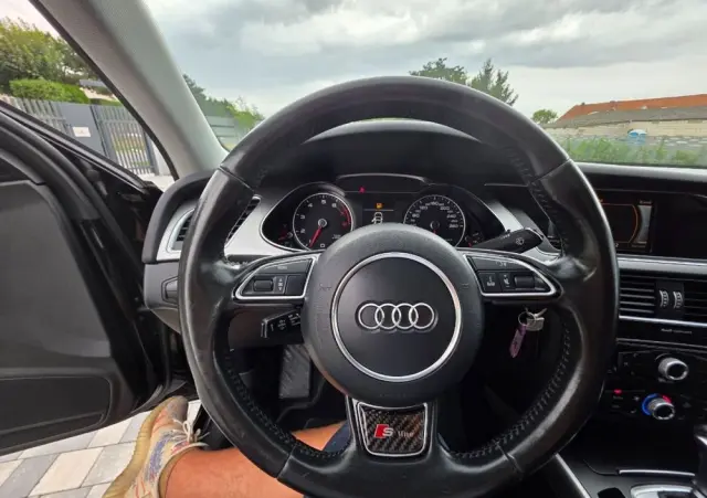 AUDI A4 Limousine 