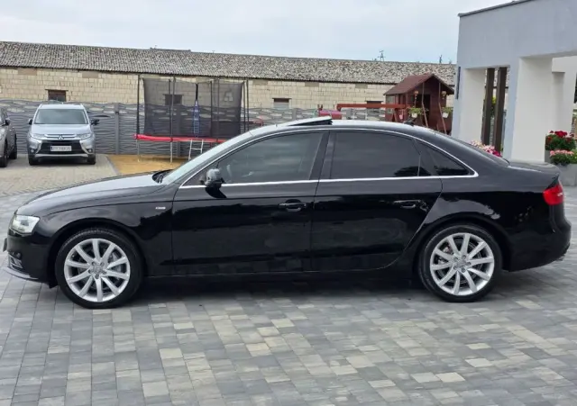 AUDI A4 Limousine 