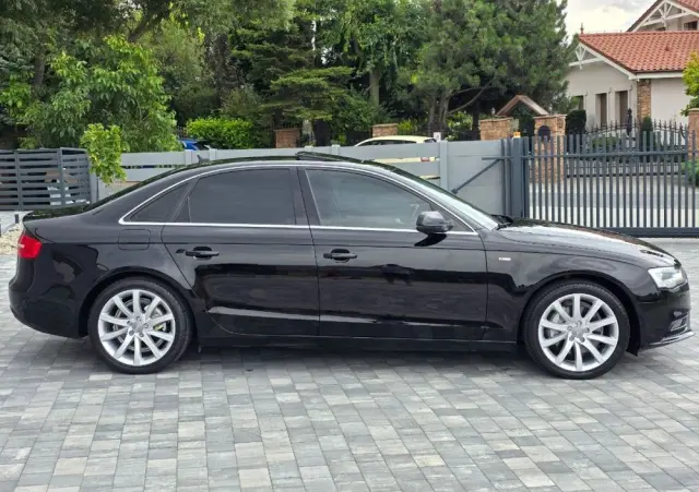 AUDI A4 Limousine 