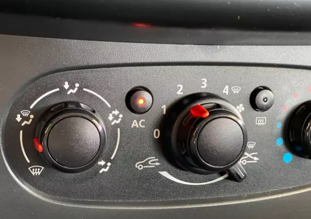 DACIA Sandero 0.9 TCe SL Celebration