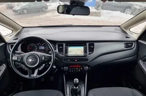 KIA Carens 