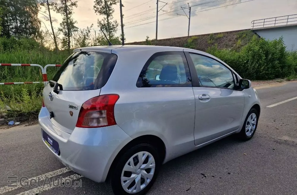 TOYOTA Yaris 1.3 VVT-i Sol