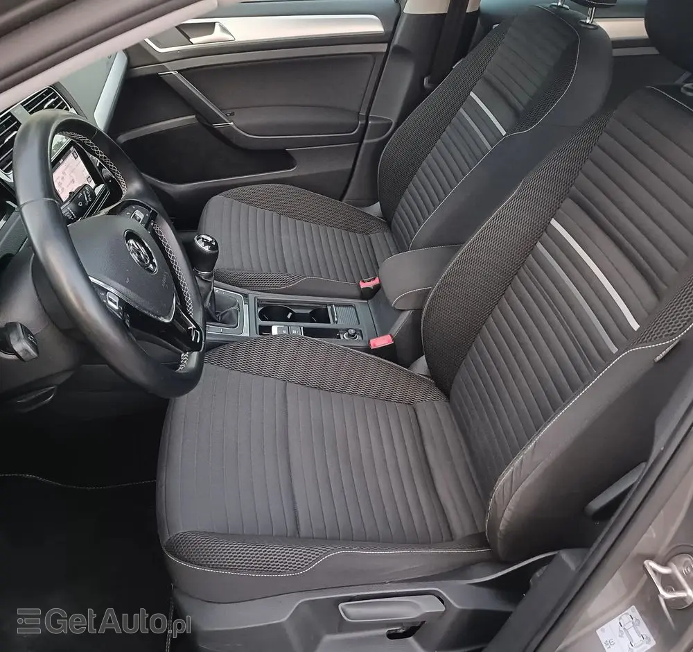 VOLKSWAGEN Golf 1.4 TSI BlueMotion Technology Cup