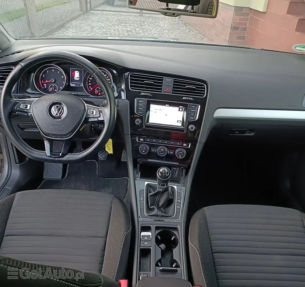 VOLKSWAGEN Golf 1.4 TSI BlueMotion Technology Cup