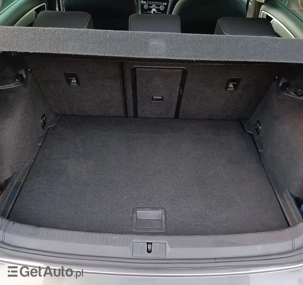VOLKSWAGEN Golf 1.4 TSI BlueMotion Technology Cup