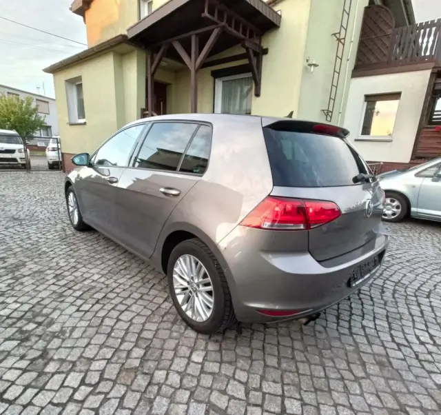 VOLKSWAGEN Golf 1.4 TSI BlueMotion Technology Cup