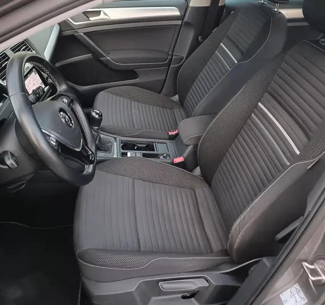 VOLKSWAGEN Golf 1.4 TSI BlueMotion Technology Cup