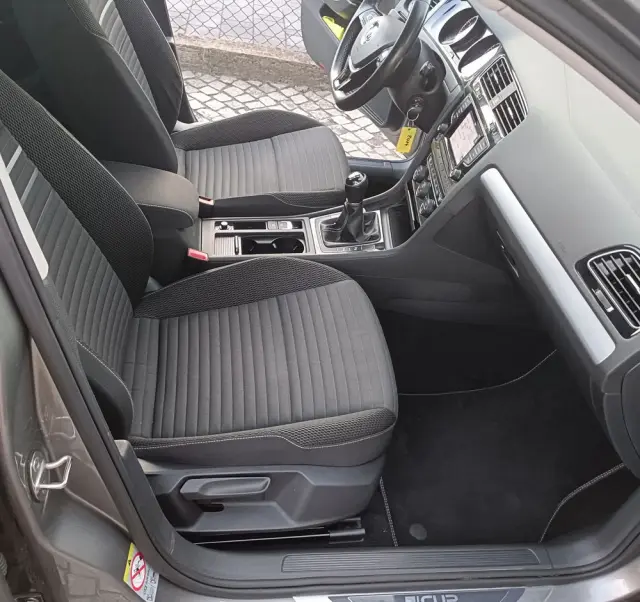 VOLKSWAGEN Golf 1.4 TSI BlueMotion Technology Cup