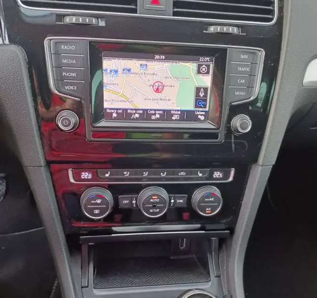 VOLKSWAGEN Golf 1.4 TSI BlueMotion Technology Cup