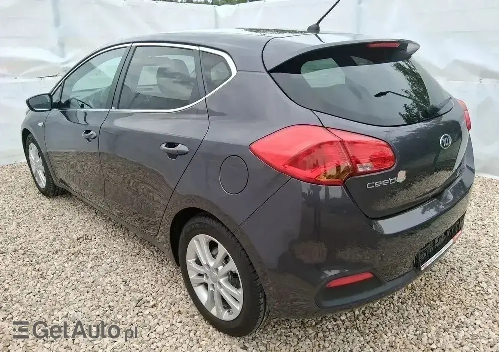 KIA Ceed 1.6 GDI Fifa World Cup Edition