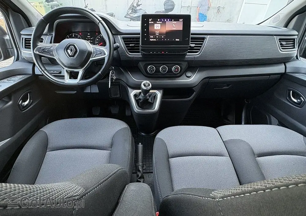 RENAULT Trafic 