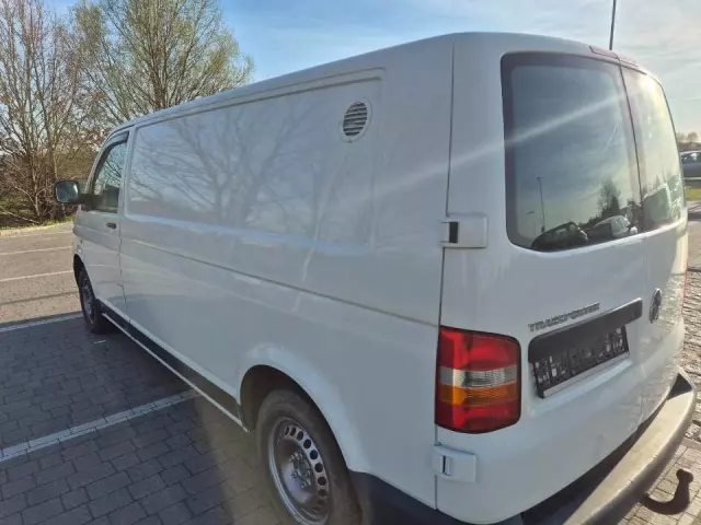 VOLKSWAGEN Transporter 