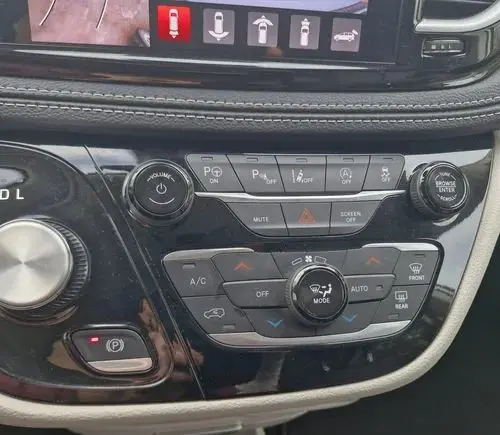 CHRYSLER Pacifica 
