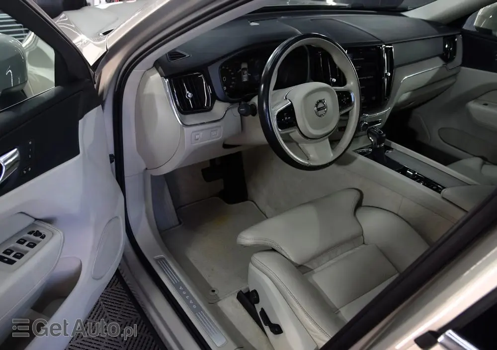 VOLVO XC 60 D4 AWD Inscription