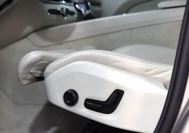 VOLVO XC 60 D4 AWD Inscription