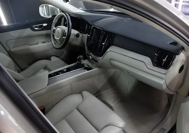 VOLVO XC 60 D4 AWD Inscription