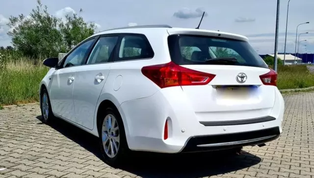 TOYOTA Auris 