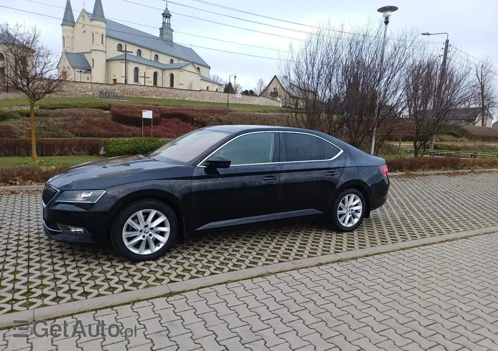 SKODA Superb 2.0 TDI Ambition