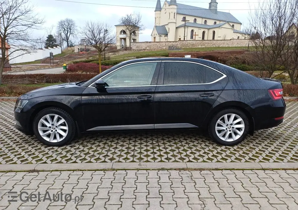 SKODA Superb 2.0 TDI Ambition