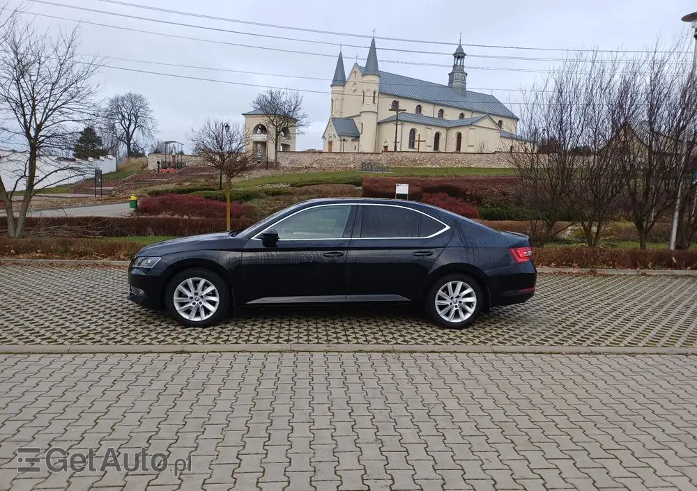 SKODA Superb 2.0 TDI Ambition