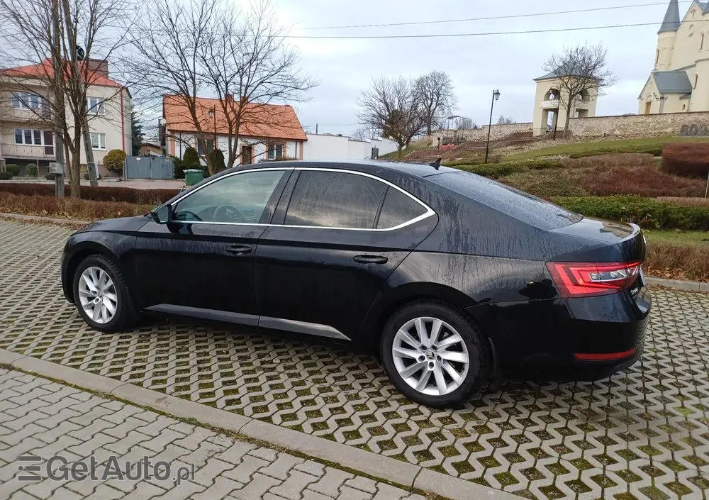 SKODA Superb 2.0 TDI Ambition