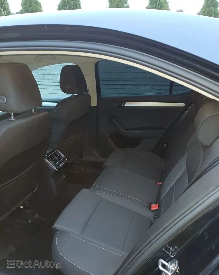 SKODA Superb 2.0 TDI Ambition