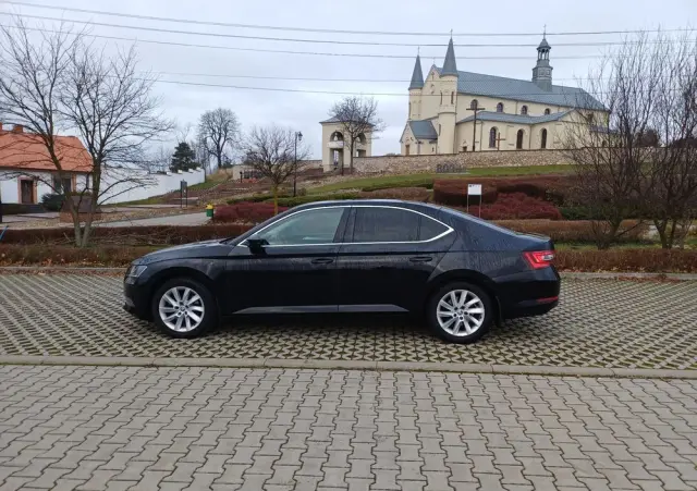 SKODA Superb 2.0 TDI Ambition