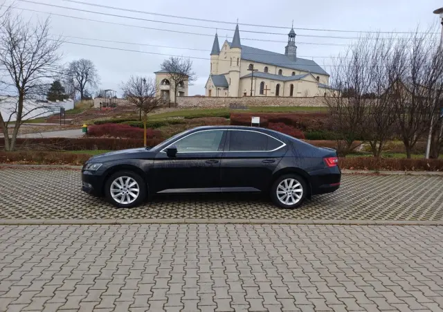 SKODA Superb 2.0 TDI Ambition
