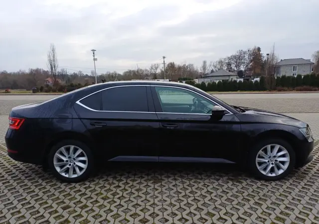 SKODA Superb 2.0 TDI Ambition